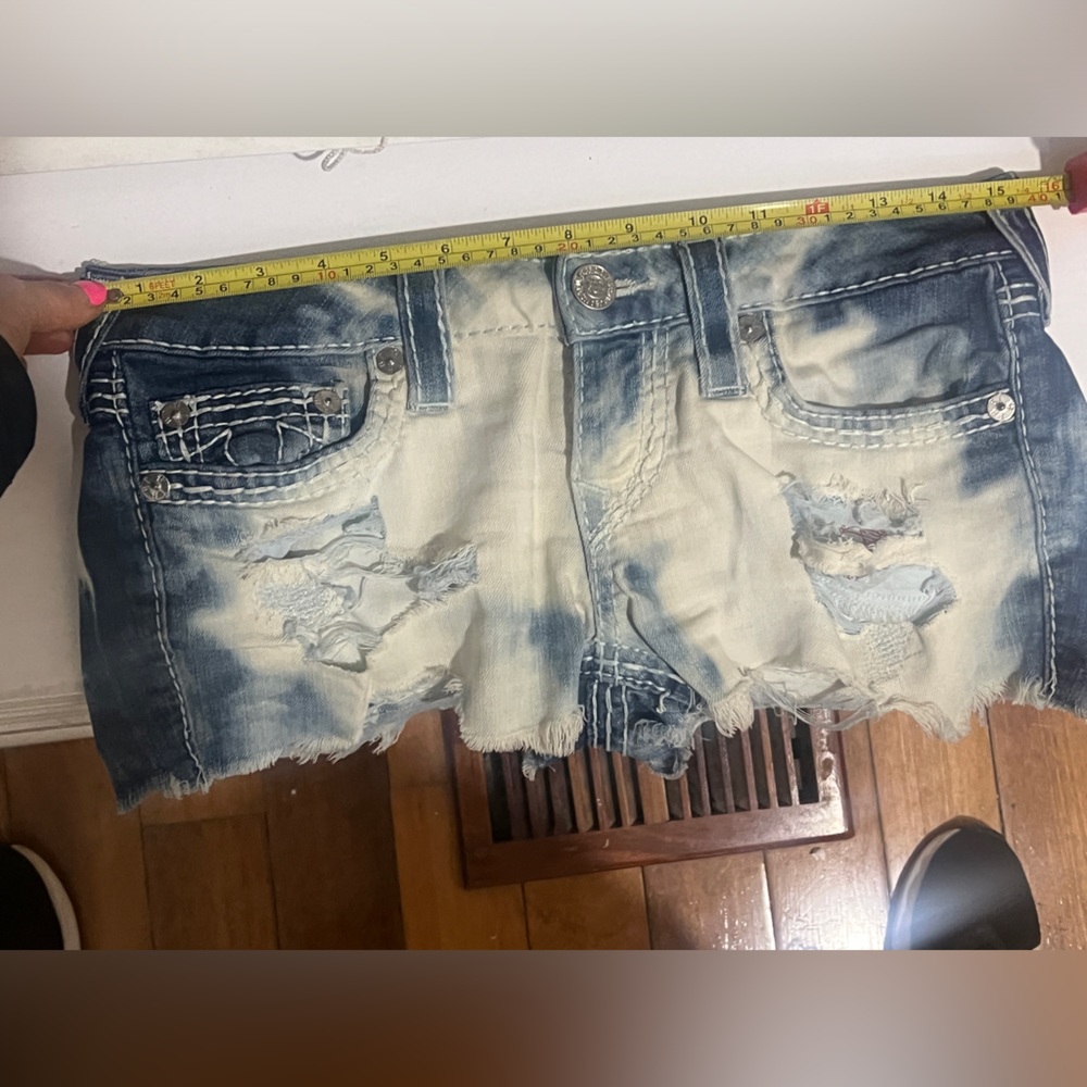 True Religion Distressed Cut Off Jean Shorts - Picture 8 of 8
